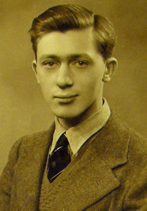 Edwin Morgan, photographed in 1940, aged 20. (MS Morgan 917/11, page 2147)