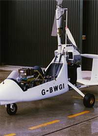 Gyroplane: Original straight keel. When the propeller size increased it was necessary to raise the height of the propeller to avoid the keel – this introduced instability.