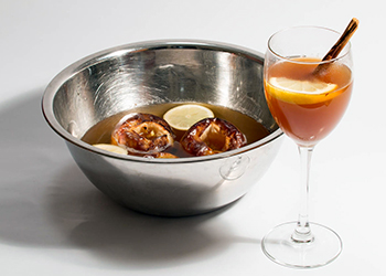 A bowl of Negus cocktail