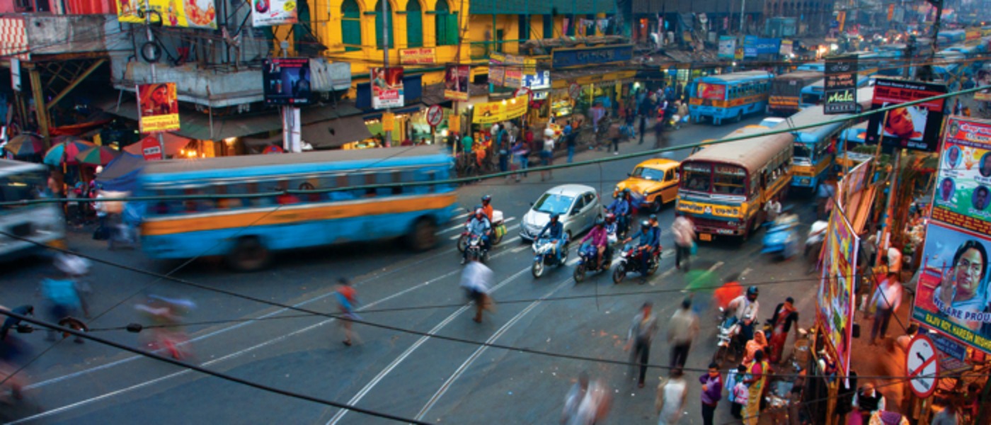 Image of a busy street in Kolkata