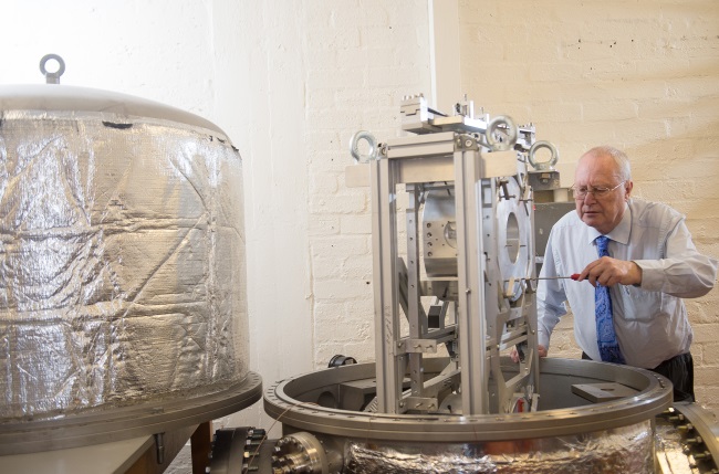 Professor James Hough with gravitational waves machinery 650 x 300 