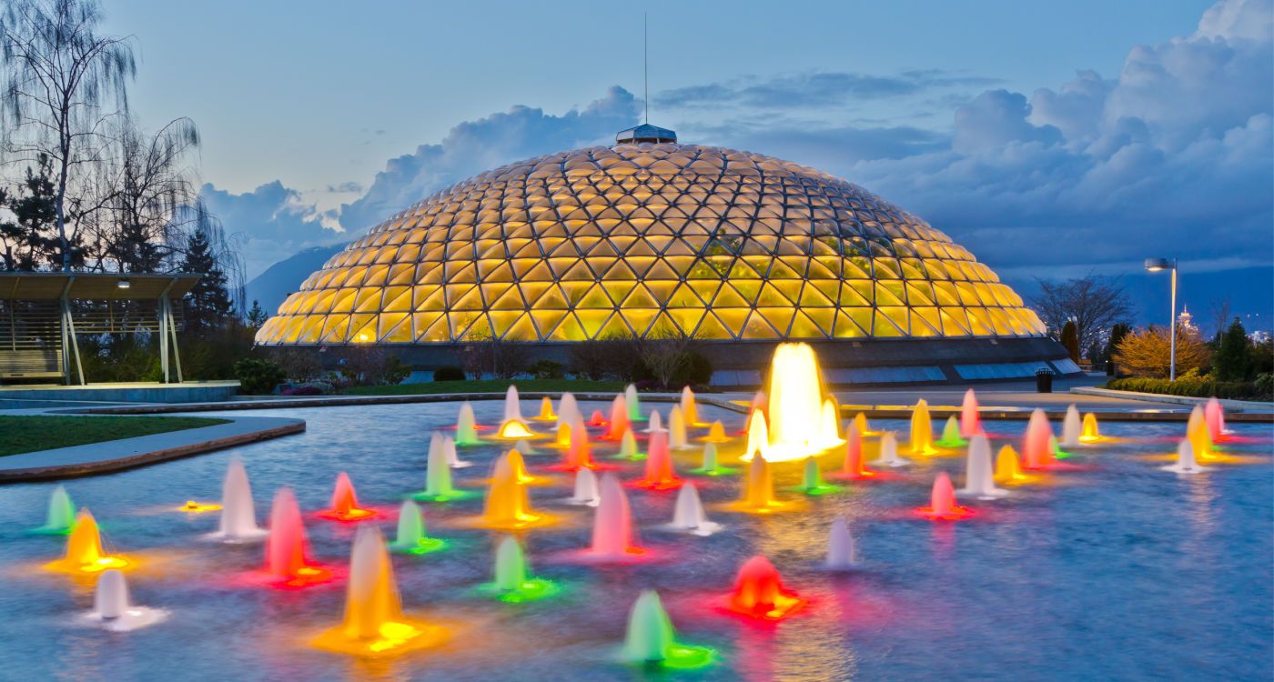 Colourful fountains of Queen Elizabeth Park. Vancouver, with the Bloedel Conservatory in the background [Photo: Shutterstock]
