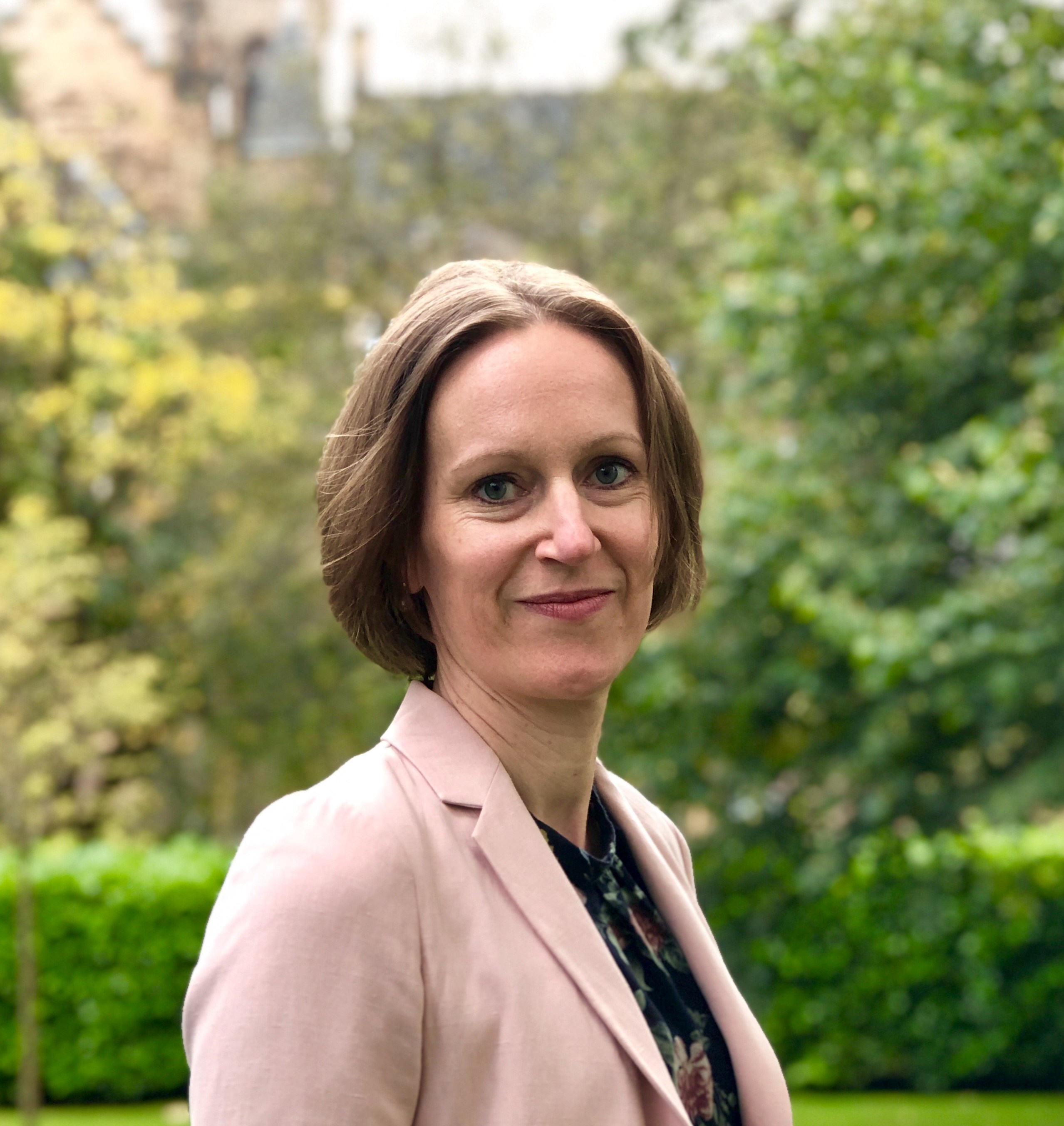 Esther VRIES, Associate Professor, PhD, MSc, drs