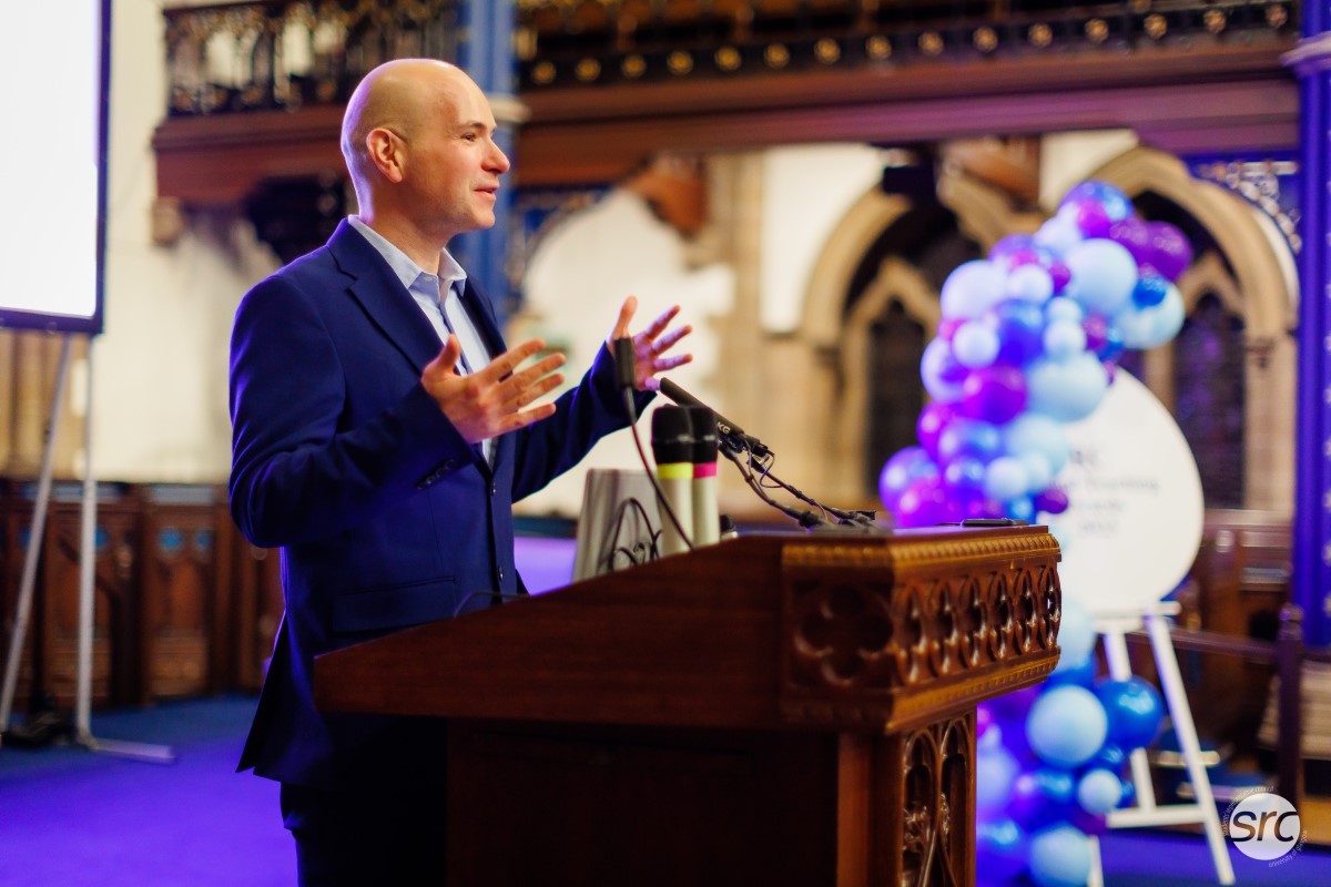 Dr Colin Herd giving an acceptance speech after winning an award at the SRC Student Teaching Awards 2023