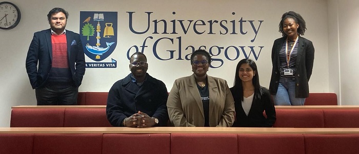 photo of a group of students at Glasgow University