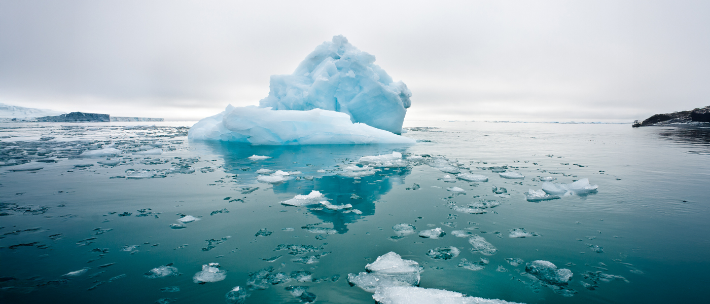 Melting glaciars in the ocean