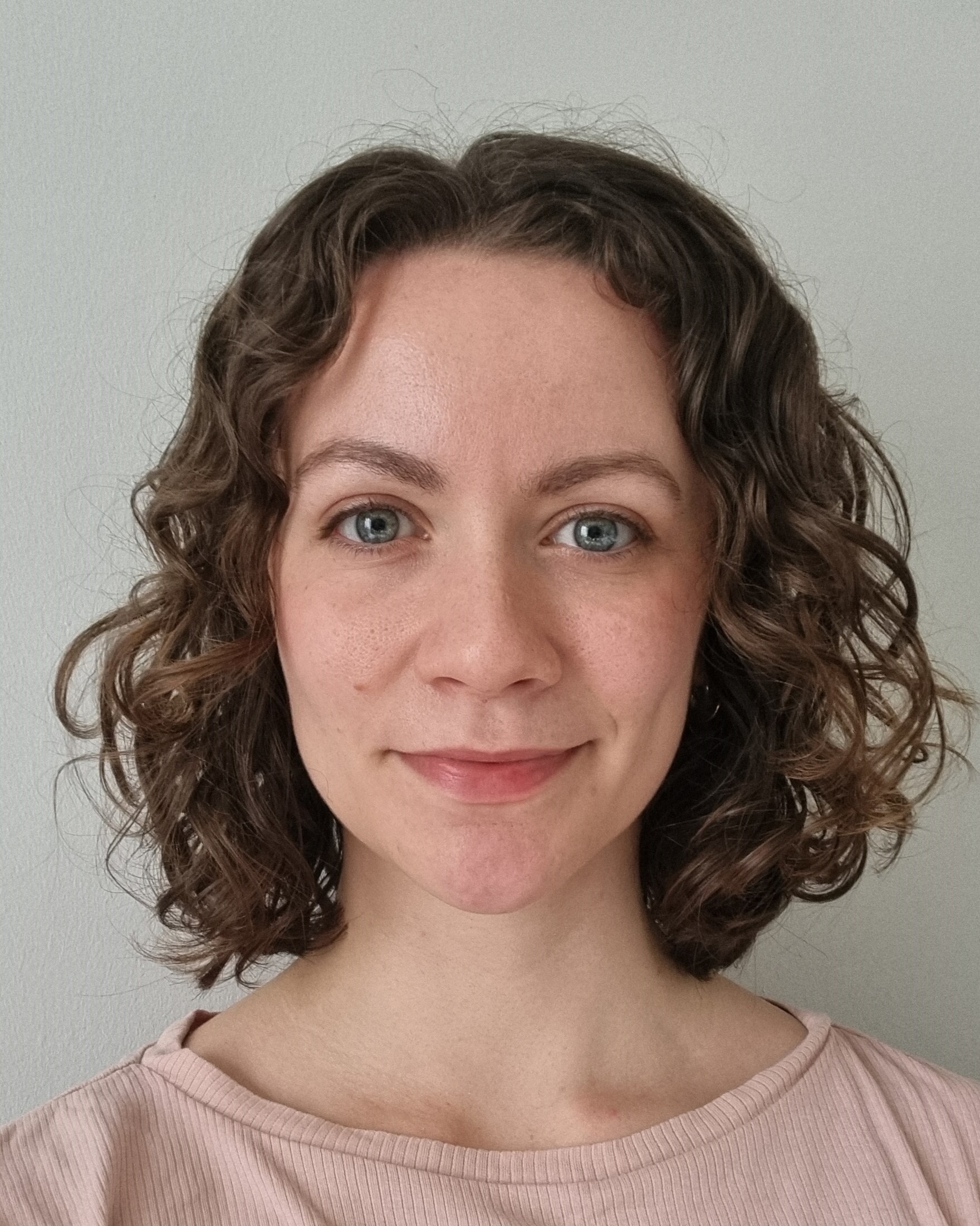 Headshot of Rosie Fellows