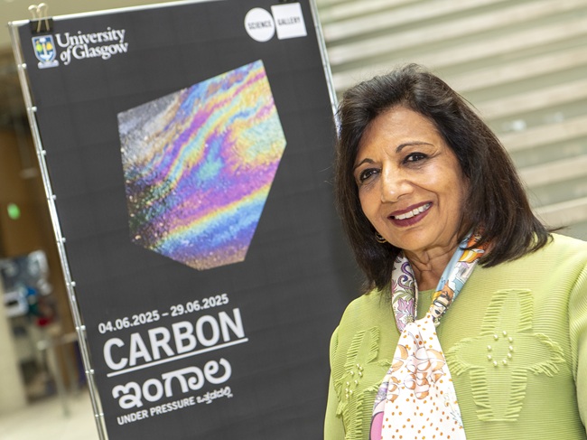 Kiran Mazumdar Shaw visits CARBON Under Pressure at the University of Glasgow 650