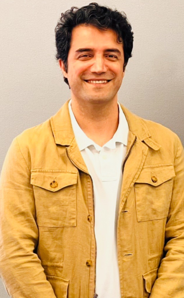 A portrait of Dr Kaveh Delfanazari