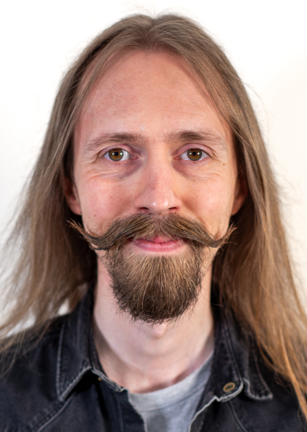 Photo of Dr Paul Henderson