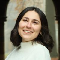 portrait  of Julia Carpino  600x600