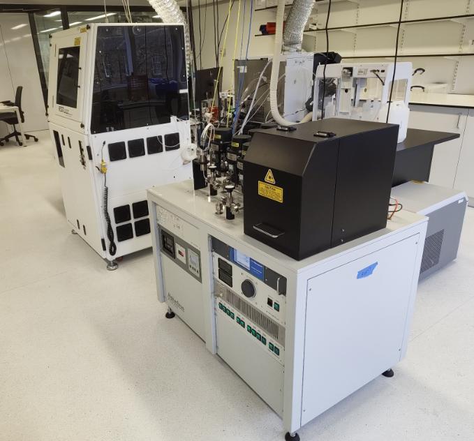 RESOchron system with RESOlution Alblation system and Alphachron helium-line