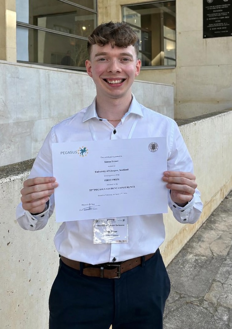 Prize for aeronautical engineering student Simon Fraser