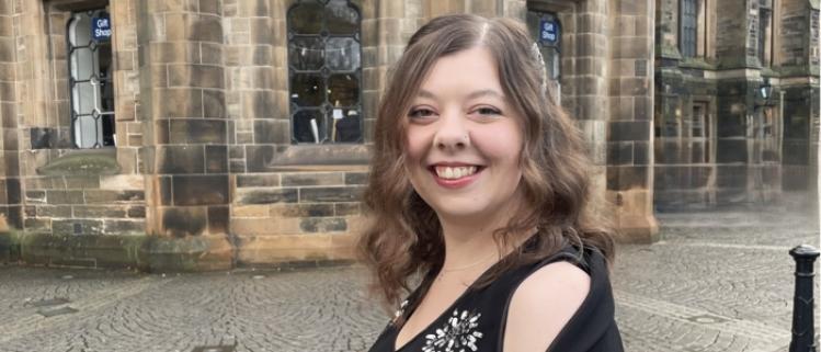 Photo of Sami Whitmore at the University of Glasgow campus