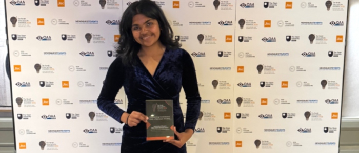 Laavanya Varadarajan Shanmugapriya holding a Herald Higher Education Awards 2026 trophy