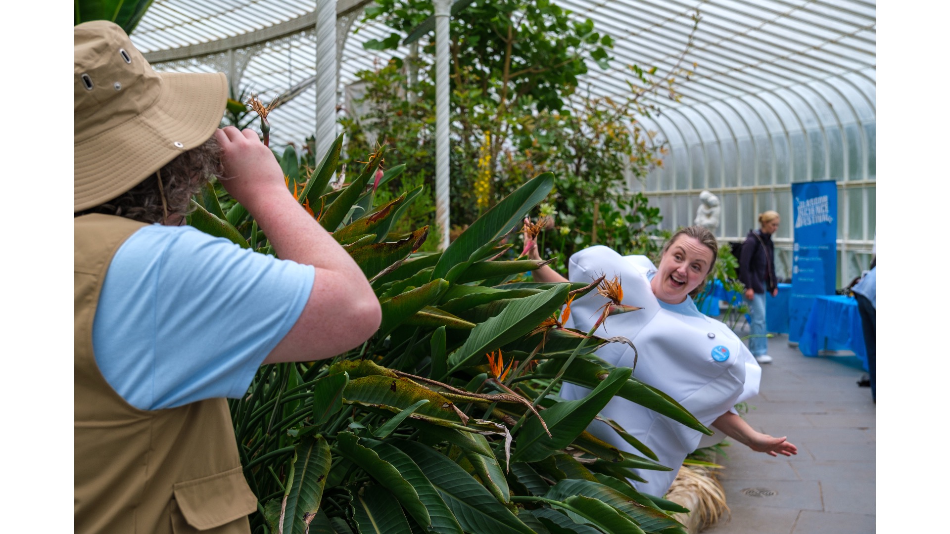 Photograph of two GSF volunteers at the event of the Botanics.