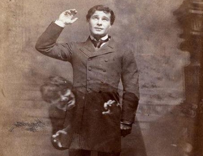 Actor Richard Mansfield famour portrayal of duality at the heart of Jekyll and Hyde in 1887. Photo by Henry Van der Weyde Actor Richard Mansfield famour portrayal of duality at the heart of Jekyll and Hyde in 1887. Photo by Henry Van der Weyde