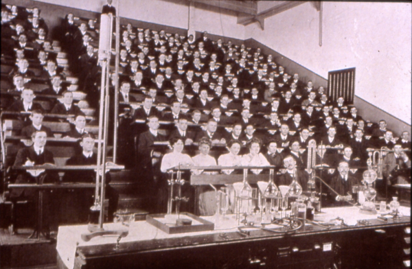 Chemistry lecture in the Gilbert Scott Building