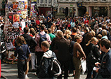 Edinburgh Festival Fringe street scene