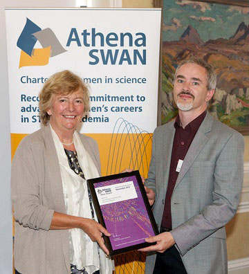 Dr Ian MacLaren receives the Athena SWAN Silver award on behalf of the School of Physics and Astronomy