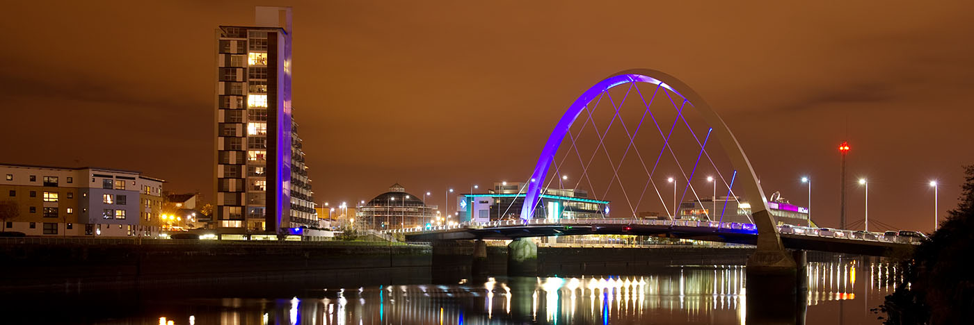 banks of the river Clyde in Glasgow at night