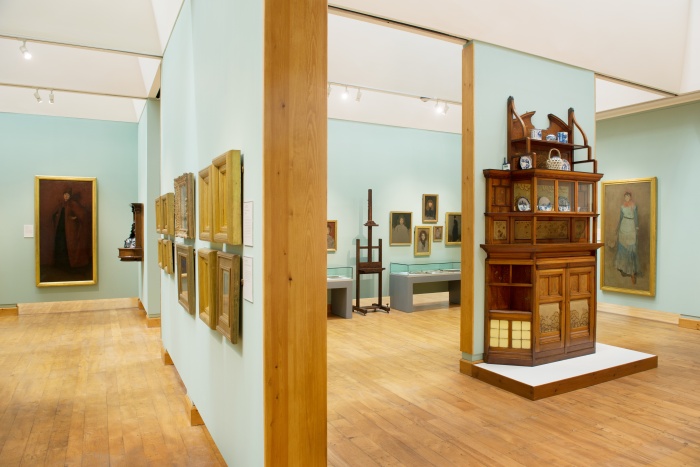 Whistler display cabinets in the Hunterian Gallery