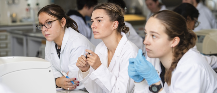 Female students working in a lab