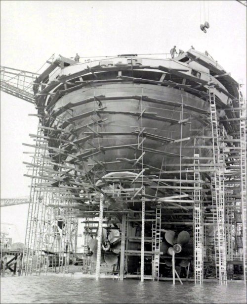 The stern view from the River Clyde.