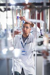 Mohammed Ali Salik in lab