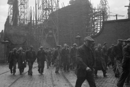 Glasgow shipyard 1944 300