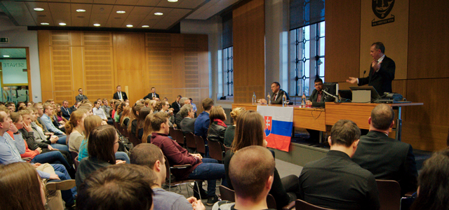 Image of the visit to the University of Glasgow by the Slovak President Andrej Kiska
