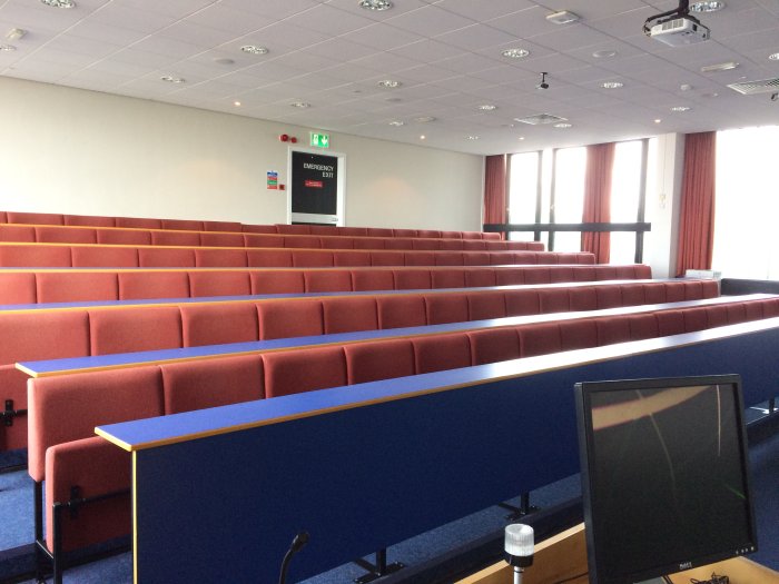 Raked lecture theatre with fixed seating