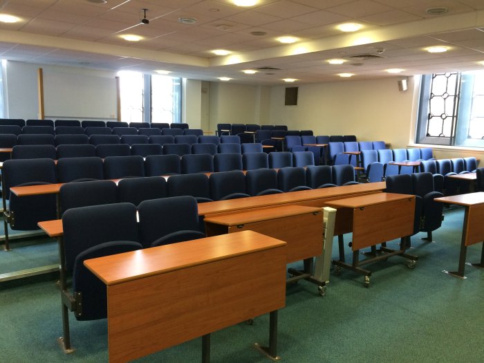 Raked lecture theatre with fixed seating