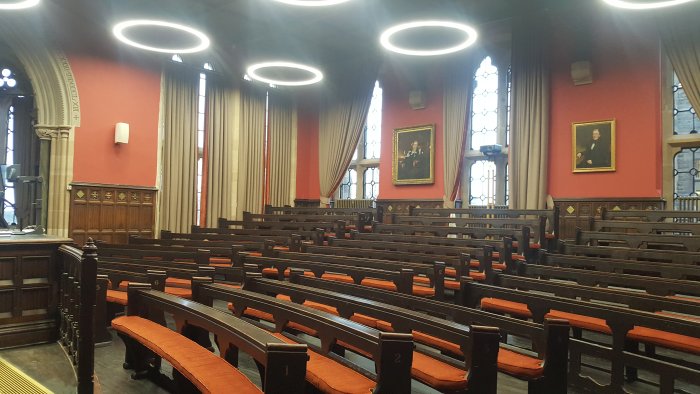 Raked lecture theatre with fixed seating