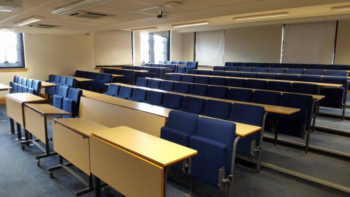 Raked lecture theatre with fixed seating