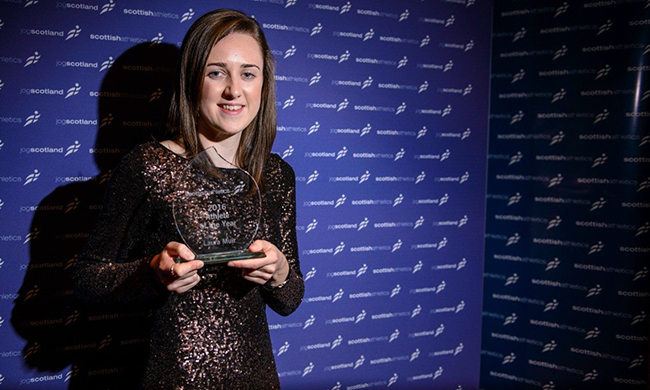 Image of the University of Glasgow athlete Laura Muir with her Athlete of the Year award