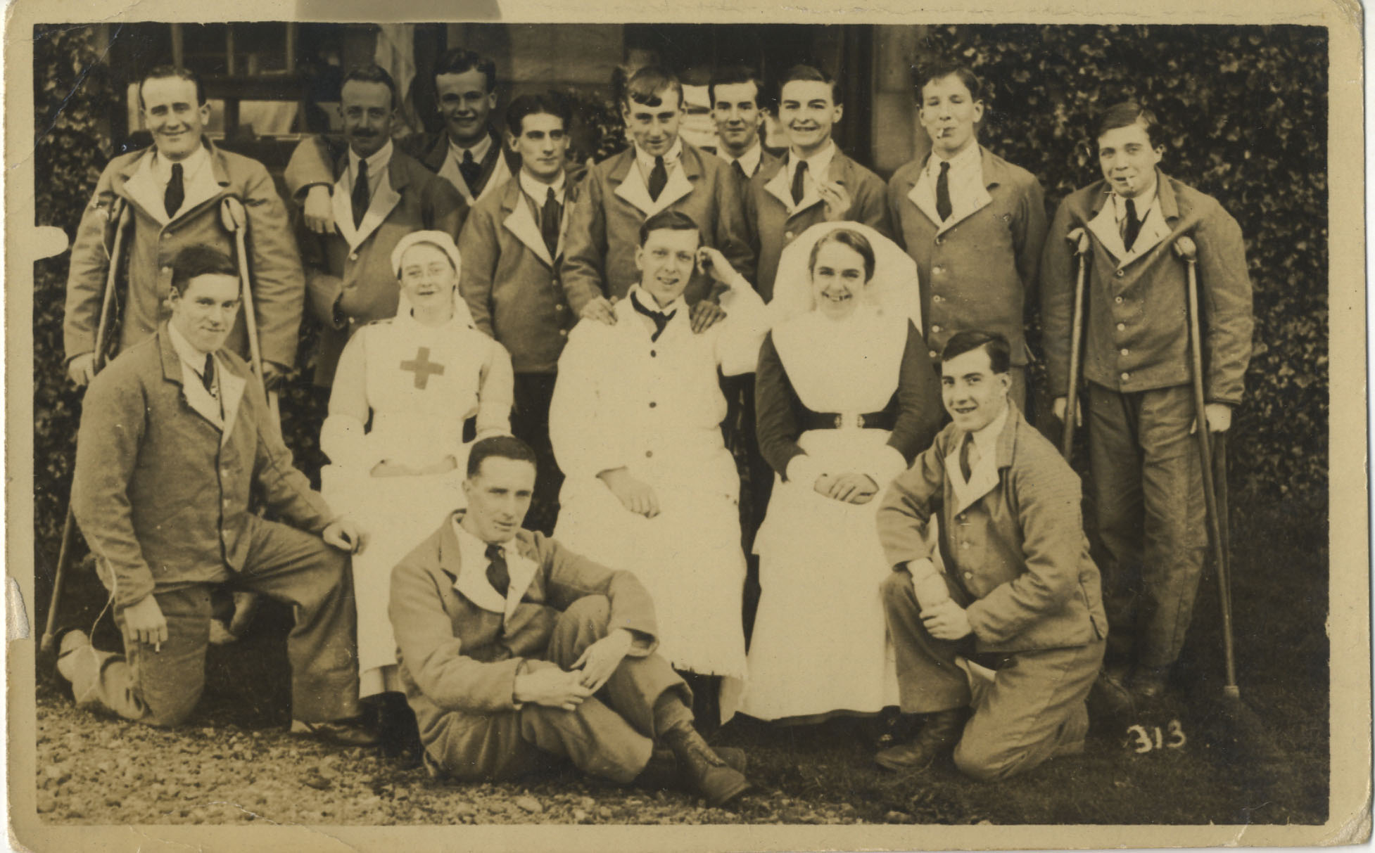 Group	photograph of patients, nurses and doctors