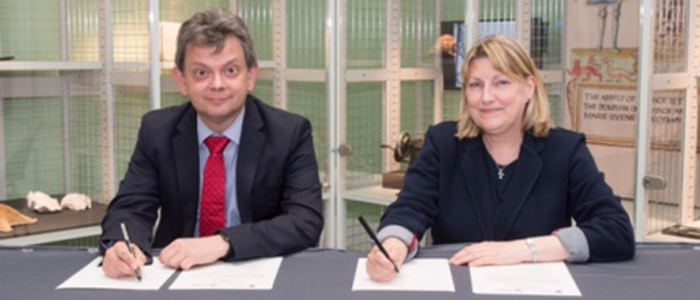 Professor Sir Anton Muscatelli and Dr Bridge McConnell of Glasgow Life sign an MoU