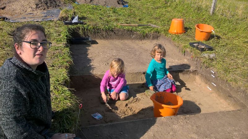 Kate McConnell and young archaeologists