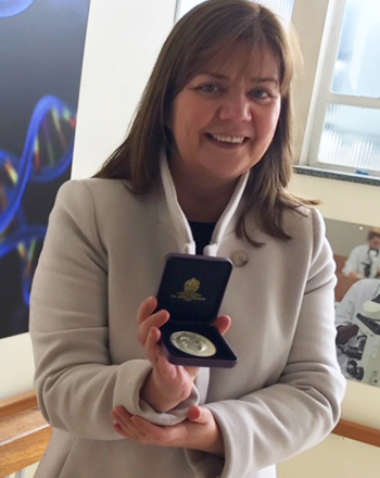 Dr Annette MacLeod wins Wright medal