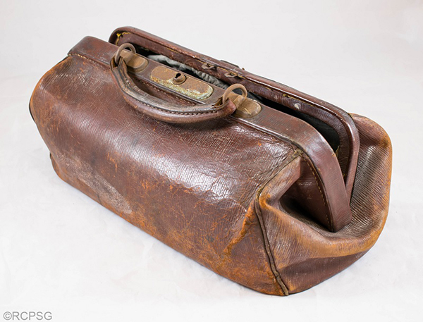 Dr Menzies’ medical bag. © Royal College of Physicians and Surgeons of Glasgow. 