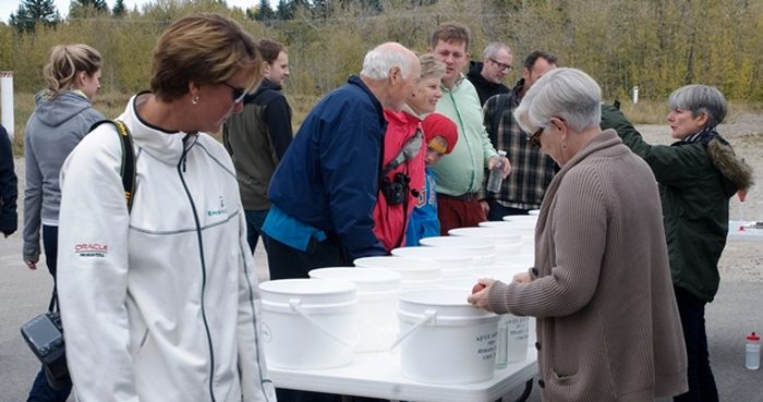 people at guddling event