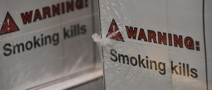 Warning on a pack of cigarettes. 700 pixels