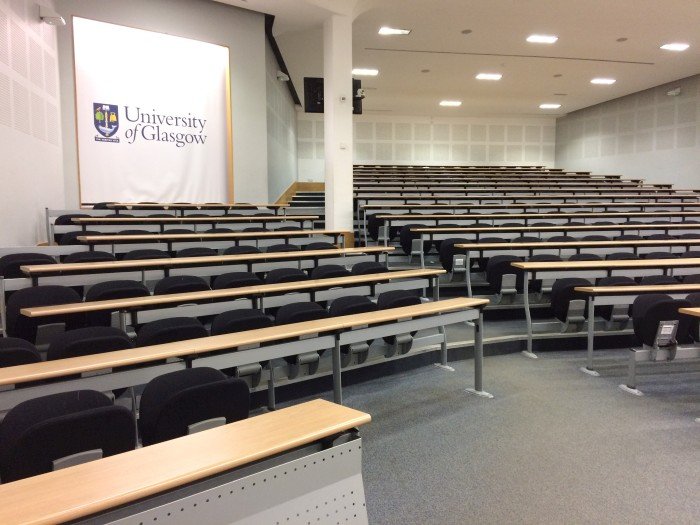 Raked lecture theatre with fixed seating