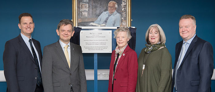 Sir James Black naming 700