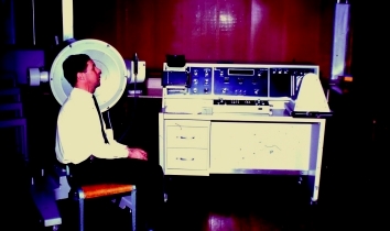 Bill Grieg from Nuclear Medicine 1972 showing how a brain scanner operates