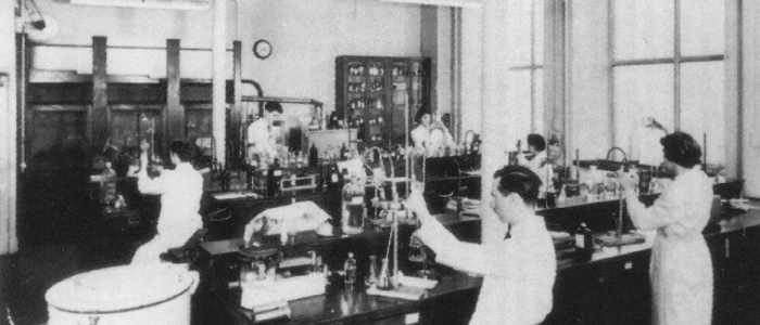 Castle Street Lab 1957, students with microscopes,  Pathological Biochemistry from Elliot Simpson