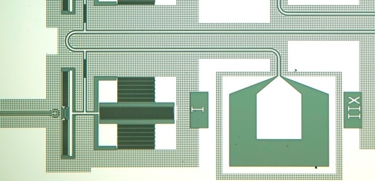 Picture quantum chip