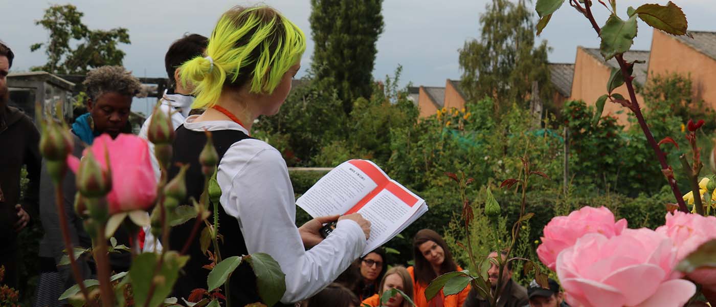 Eothen Stearn, Blood, honey. Performance presented as part of Mutters at New Victoria Gardens, Glasgow, 5th August 2018. Curated by Mattie Roberts. Photo: Amy Holt