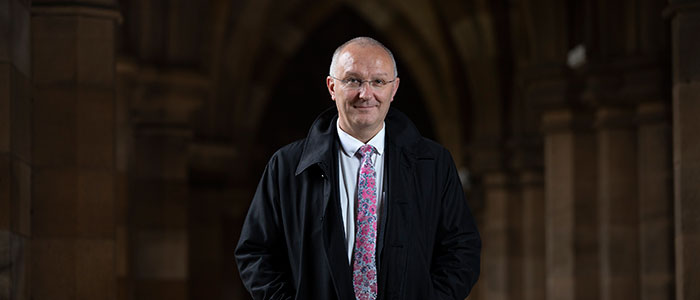 Roibeard O Maolalaigh 700